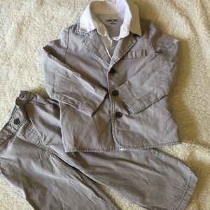 Seersucker suit and collared shirt